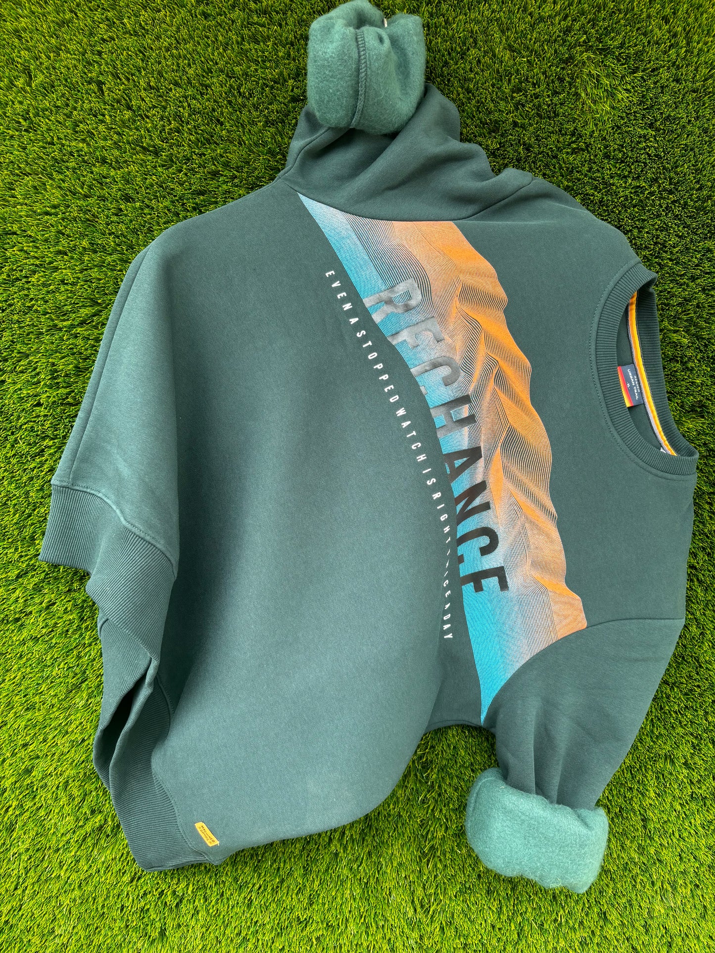 PRINTED ROUND NECK GREEN SWEATSHIRT