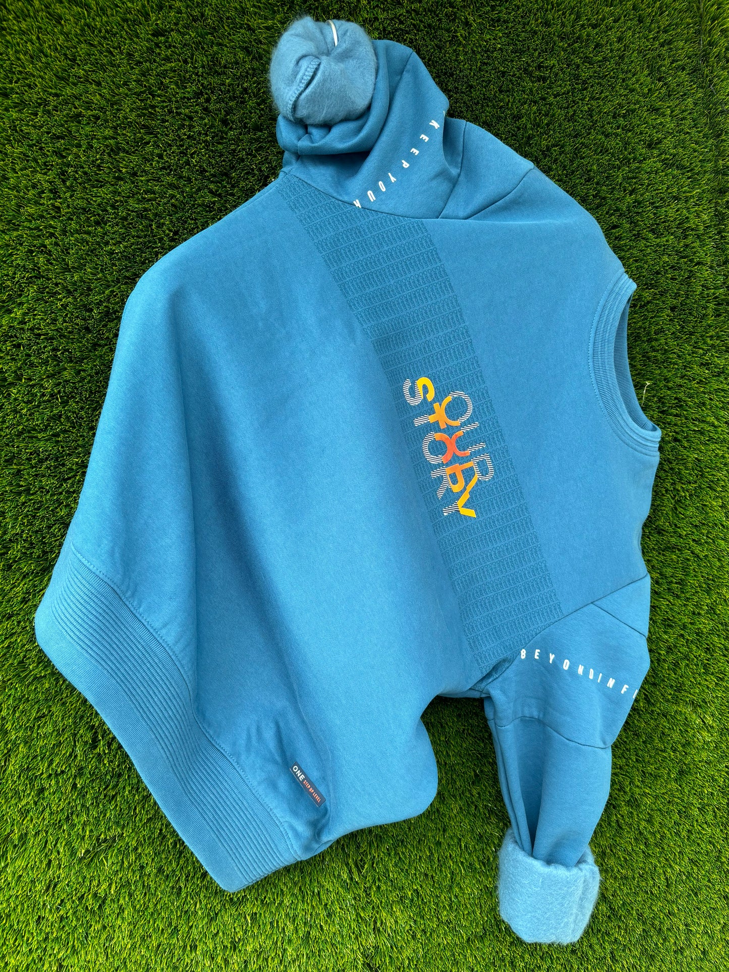GRAPHIC PRINTED ROUND NECK BLUE SWEATSHIRT